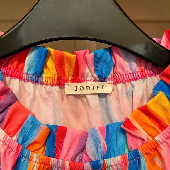 JODIFL Multicolor Feather Print Blouse - Picture 3 of 4